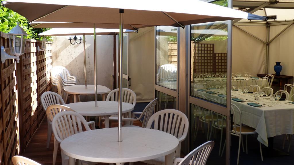 Hotel Restaurant "Le Relais" Куртоне Екстериор снимка
